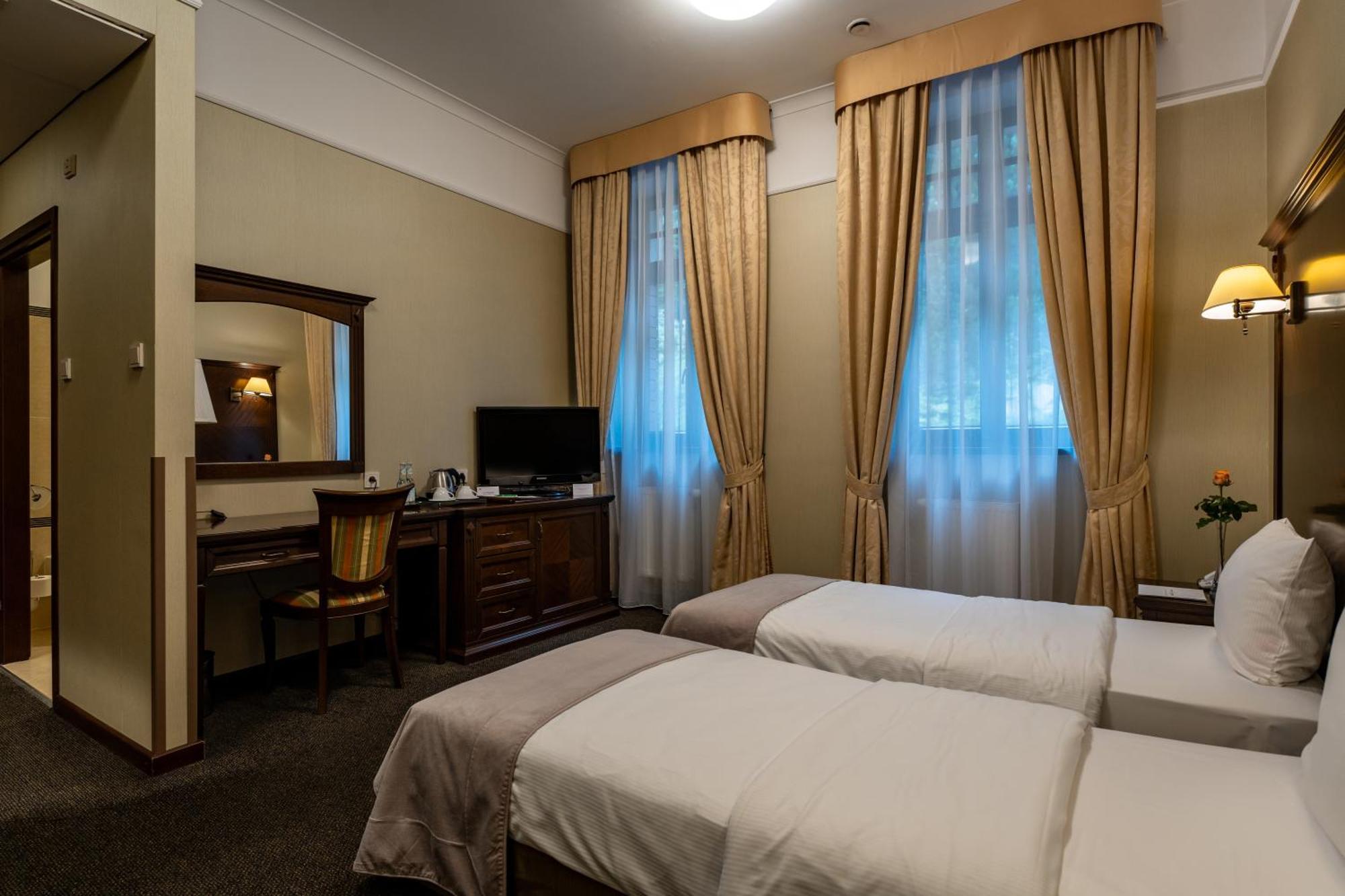Grand Sal Hotel Wieliczka Exterior foto